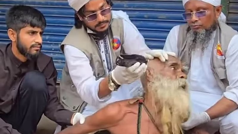 জোর করে চুল কেটে দেওয়া ব্যক্তির স্বাধীনতার লঙ্ঘনই নয়, মর্যাদার ওপর আঘাত: আসক
