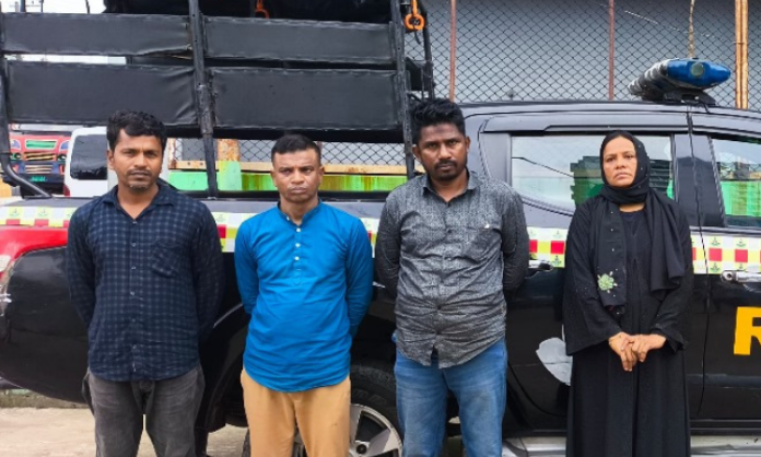চট্টগ্রামে র‍্যাবের অভিযানে ৫০ কেজি গাঁজাসহ গ্রেপ্তার ৪