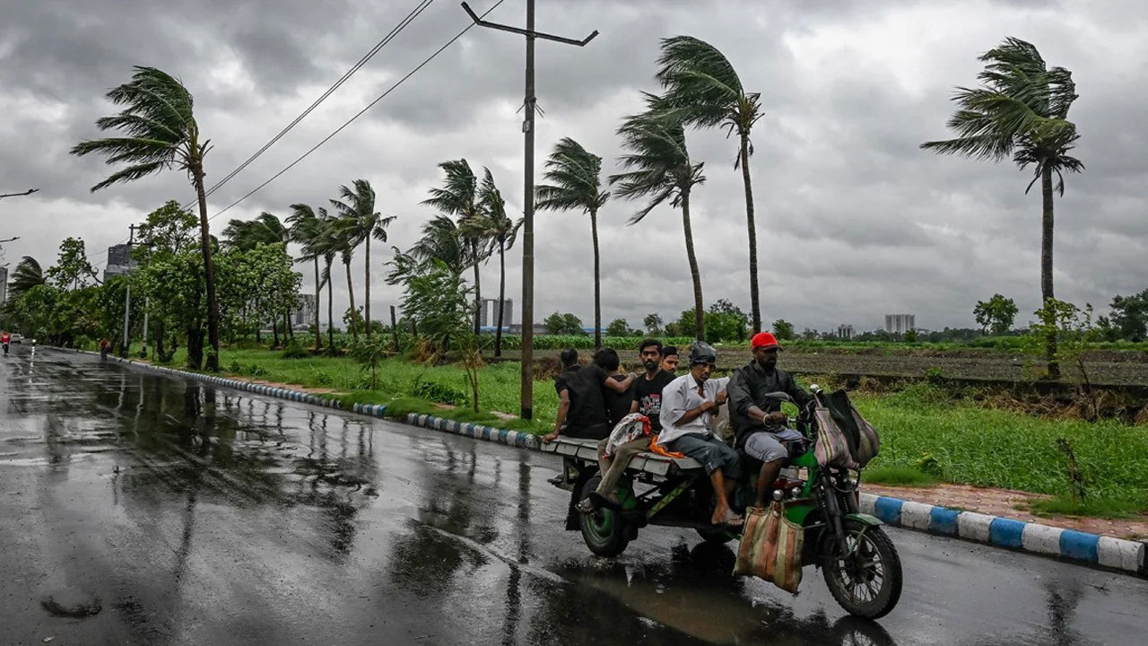 saurav/cyclone--20250615144634.jpg