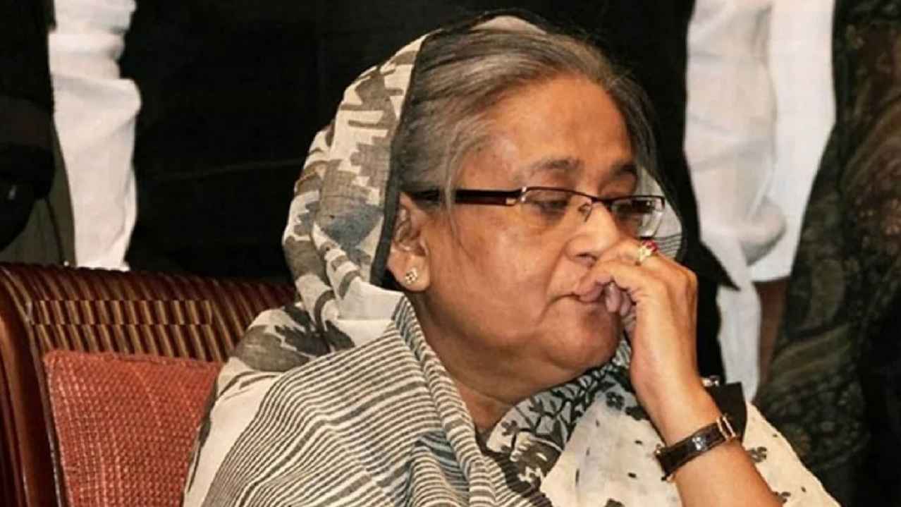 সরকার উৎখাতে ষড়যন্ত্র: শেখ হাসিনাসহ ২৮৬ জনের দেশত্যাগে নিষেধাজ্ঞা