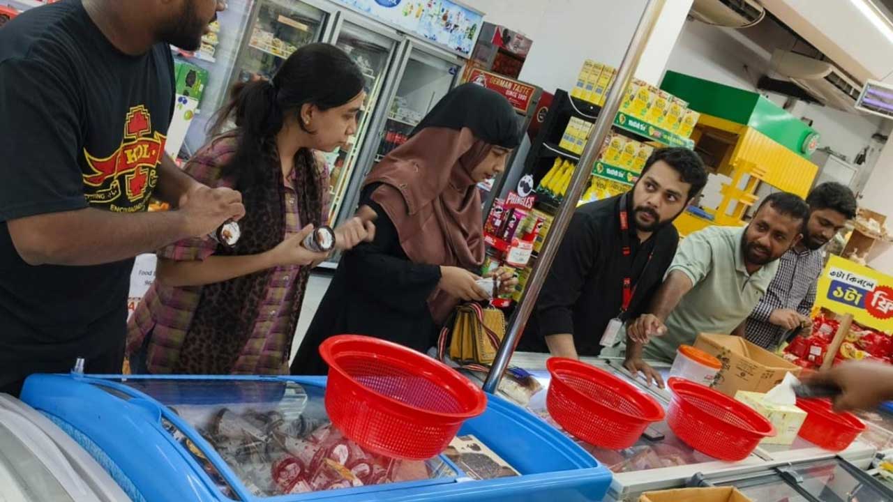 স্বপ্ন-তে মাত্র ১০০ টাকায় আনলিমিটেড আইসক্রিম!