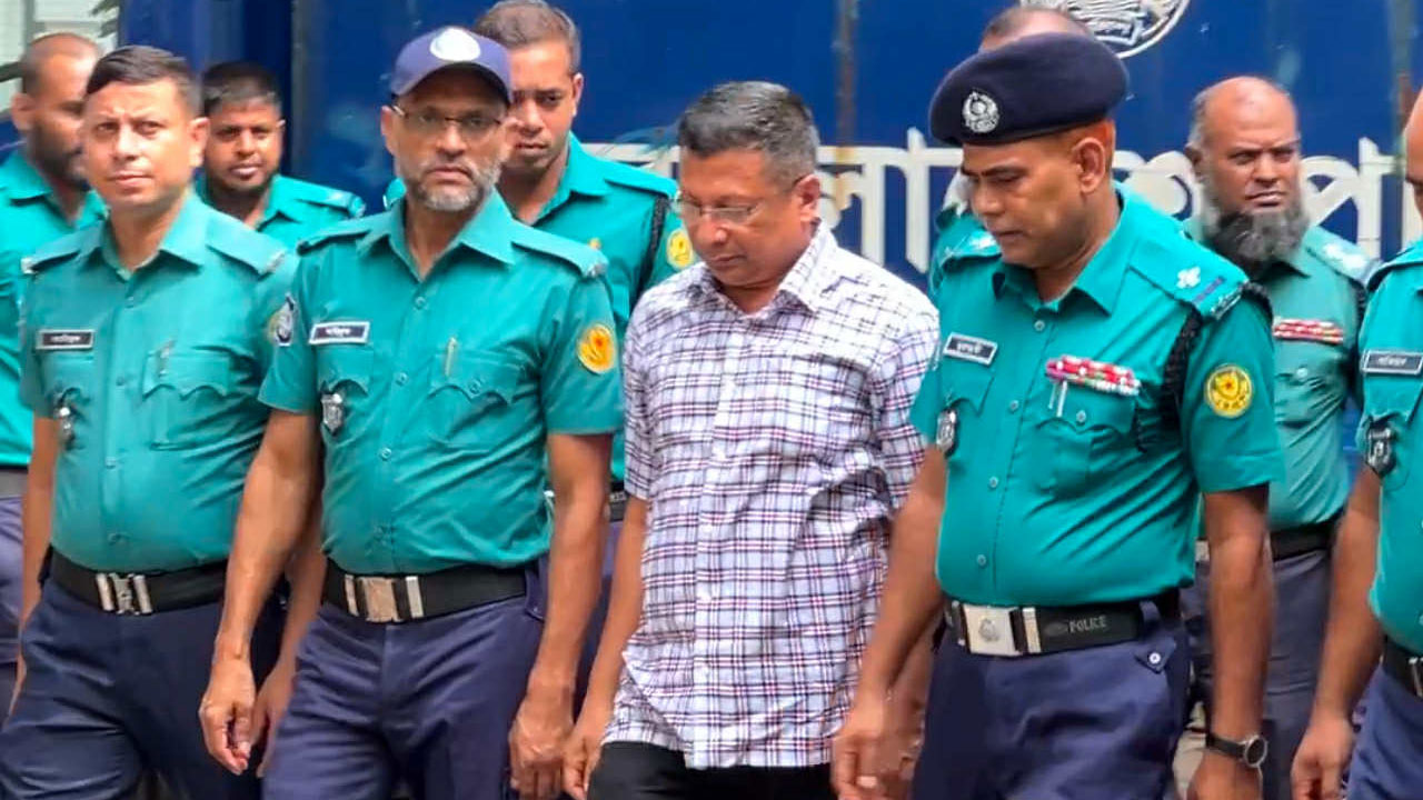 অশ্রুসজল চোখে ক্ষমা চাইলেন আইজিপি মামুন