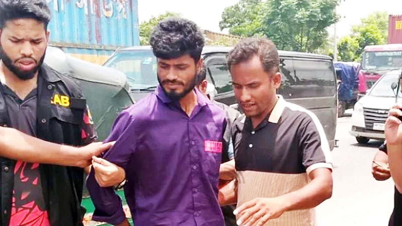 মুরাদনগরে ধর্ষণকাণ্ডের মূল হোতা শাহ পরান গ্রেপ্তার