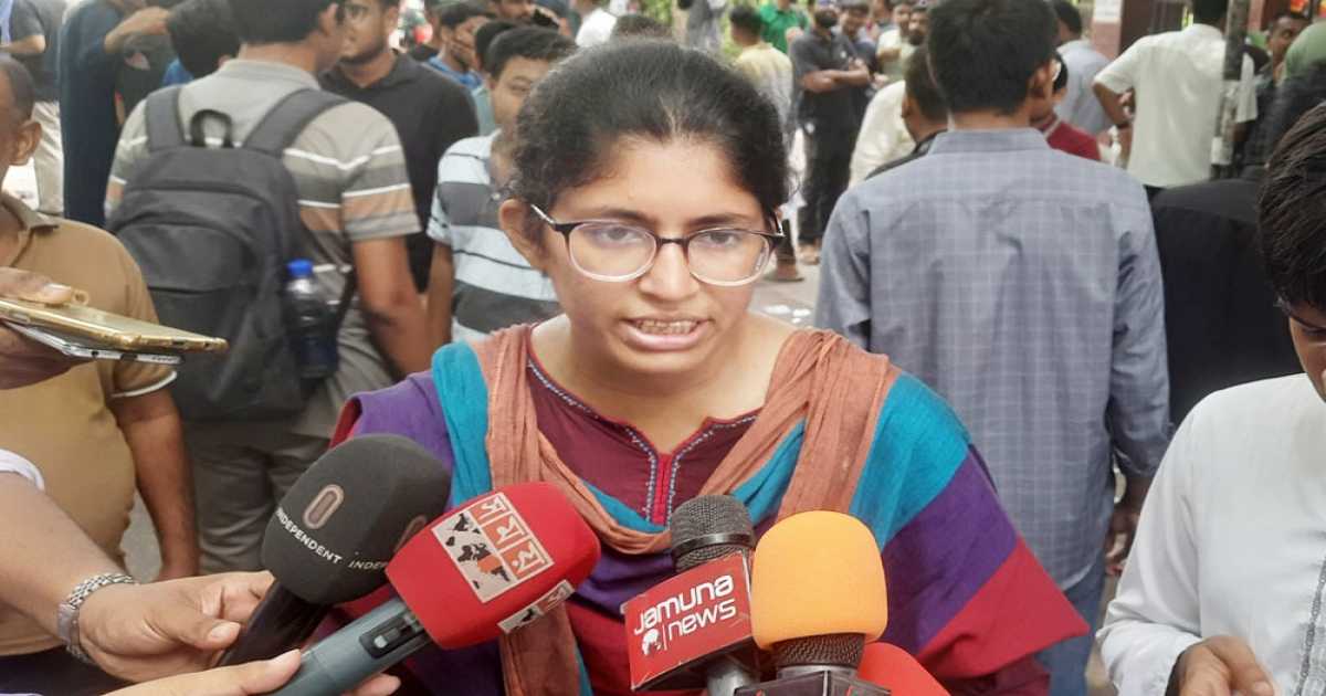 ঢাবিতে ভোটকেন্দ্রে প্রবেশ নিয়ে বিতর্ক, উমামা প্যানেলের বিক্ষোভ