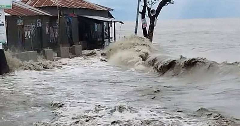 নোয়াখালীতে রেকর্ড বৃষ্টিপাত, জোয়ারে তলিয়ে গেছে নিম্নাঞ্চল